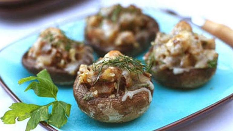 Δοκιμάστε μανιτάρια με αρωματική γέμιση ρυζιού